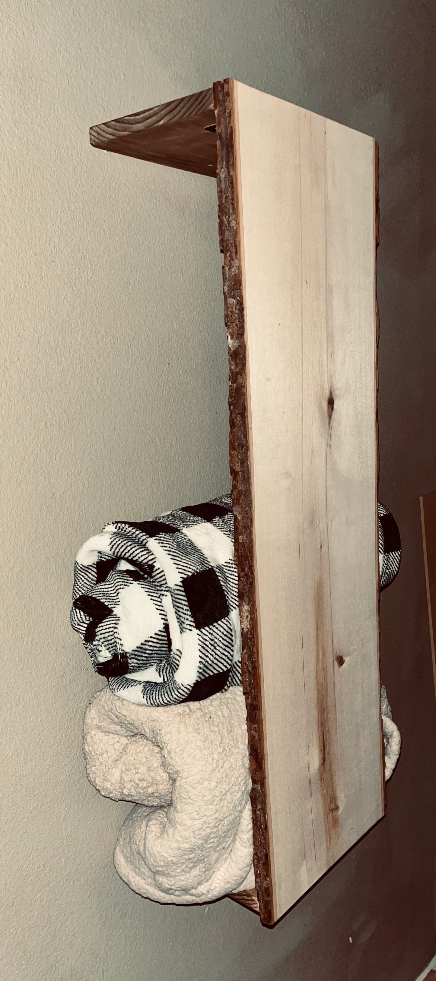 Wood Plank Blanket Holder - Aguilar Baby
