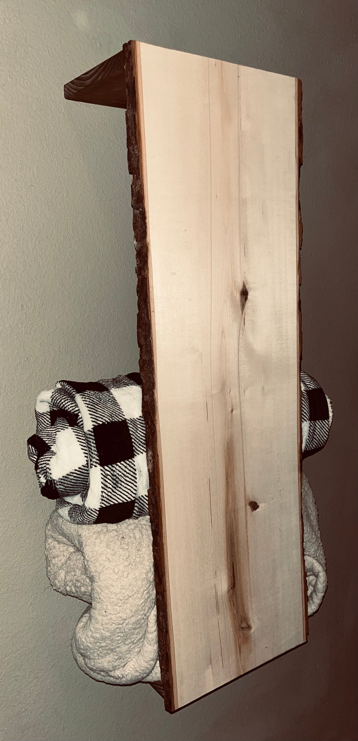 Wood Plank Blanket Holder - Aguilar Baby